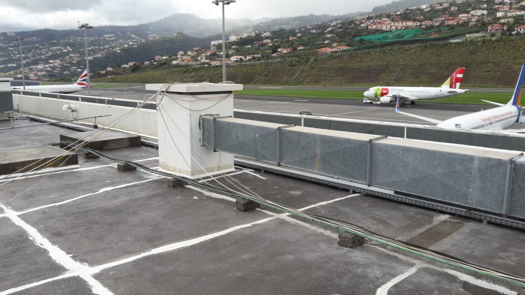 Cobertura do Aeroporto da Madeira antes da conclusão da reabilitação